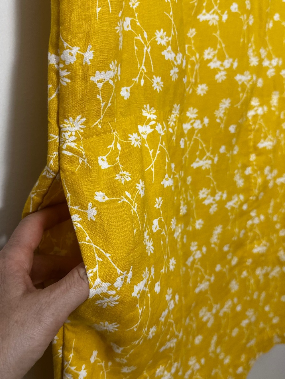 Cynthia Rowley Yellow Linen Floral Split V-Neck Shift Dress - Picture 5 of 9
